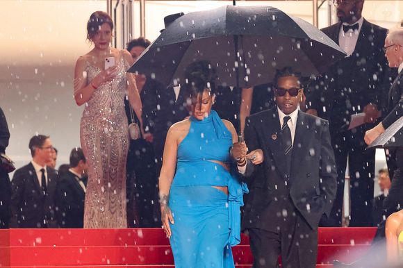 ASAP Rocky et sa femme Rihanna (enceinte) - Descente des marches du film « Highest 2 Lowest » lors du 78ème Festival International du Film de Cannes, au Palais des Festivals à Cannes. Le 19 mai 2025
© Jacovides-Moreau / Bestimage