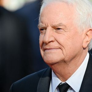 Dans le long-métrage "Chers parents", à découvrir prochainement dans les salles obscures, les personnages d’André Dussollier et de Miou-Miou forment un couple qui vient de remporter le jackpot au loto. 

Andre Dussollier assiste à la première du film Tout S'Est Bien Passe lors du Festival de Cannes à Cannes, France. Photo by Julien Reynaud/APS-Medias/ABACAPRESS.COM