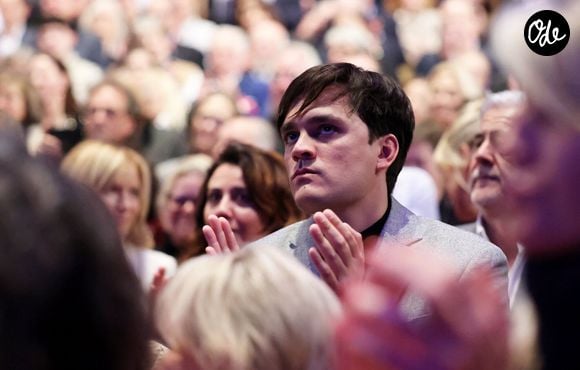 Exclusif - Alain-Fabien Delon lors de la soirée hommage Ciné-concert symphonique "Alain Delon, le dernier Samouraï" au palais des congrès à Paris le 8 novembre 2024 le jour de son anniversaire. Pour cette soirée, le chef d'orchestre Vahan Mardirossian a dirigé l'orchestre symphonique de Douai. © Jacovides / Moreau / Bestimage