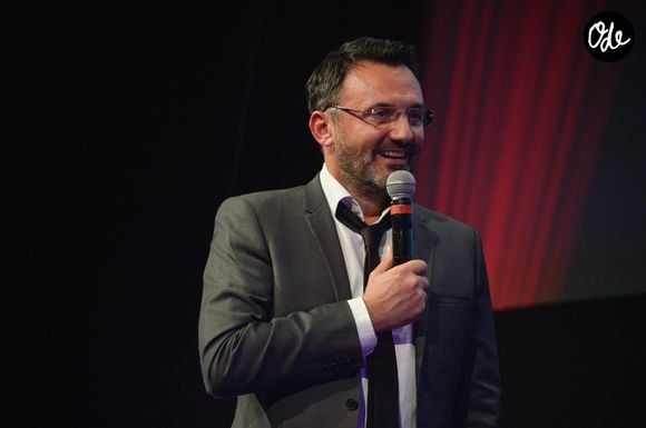Frédéric Lopez lors de la cérémonie d'ouverture du 19e Festival du film d'humour de l'Alpe d'Huez, le 13 janvier 2016. Photo de Julien Reynaud/APS Medias/ABACAPRESS.COM