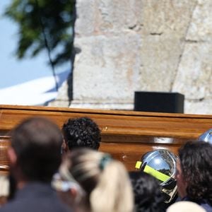 Ses obsèques avaient lieu le 11 juillet à Anet, commune où il habitait, en présence de nombreuses figures politiques. 

Le cercueil d'Olivier Marleix à l'église Saint-Cyr-et-Sainte-Julitte d'Anet, le 11 juillet 2025.

Raphael Lafargue/ABACAPRESS.COM