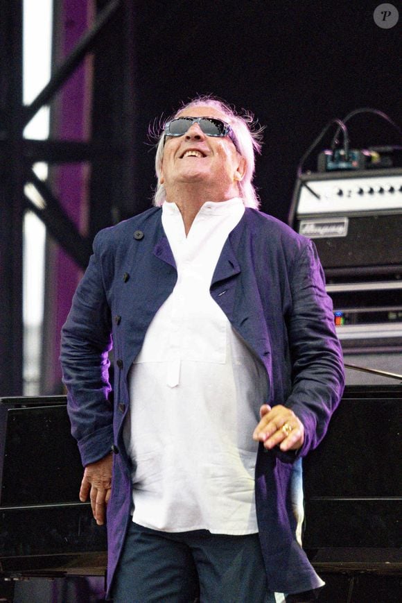 Gilbert Montagné en concert au festival du Printemps de Pérouges au Château de Saint-Maurice-de-Rémens (01) le 30/06/24.