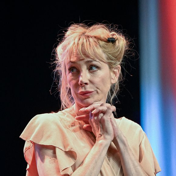 Et si la série télévision s'exporte momentanément vers ce lieu paradisiaque, c'est en partie grâce à elle.

Julie Depardieu assiste à la cérémonie de clôture du 35eme festival du film britannique et irlandais de Dinard, à Dinard, France, le 5 octobre 2024.