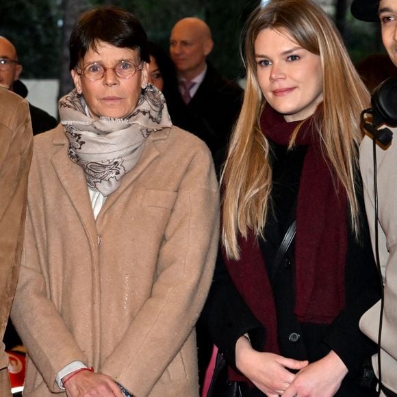 Le prince Albert II de Monaco, La princesse Charlène de Monaco, La princesse Stéphanie de Monaco, Camille Gottlieb lors du spectacle Monaco sous les Etoiles, sous le chapiteau de Fontvieille à Monaco, le 22 décembre 2025. 
© Claudia Albuquerque / Bestimage