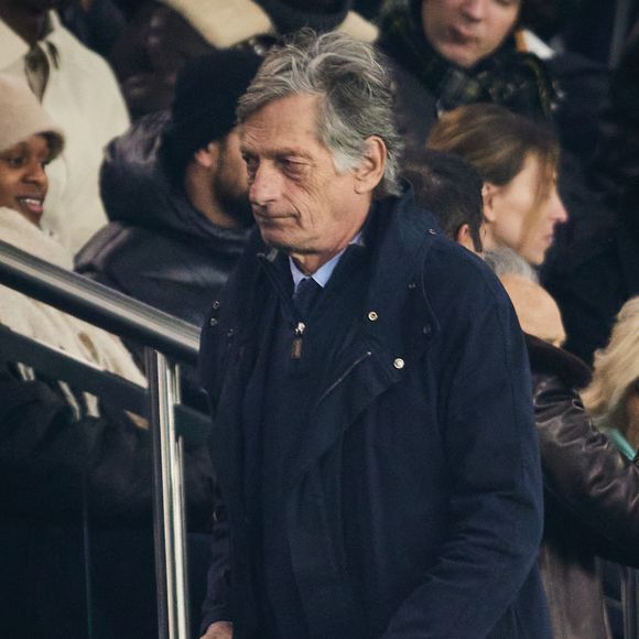 Nicolas de Tavernost - Célébrités dans les tribunes lors du match de Ligue 1 McDonald's opposant le Paris Saint-Germain (PSG) à l'Olympique de Marseille (OM) - (3-1) au Parc des Princes à Paris le 16 mars 2025. © Cyril Moreau/Bestimage