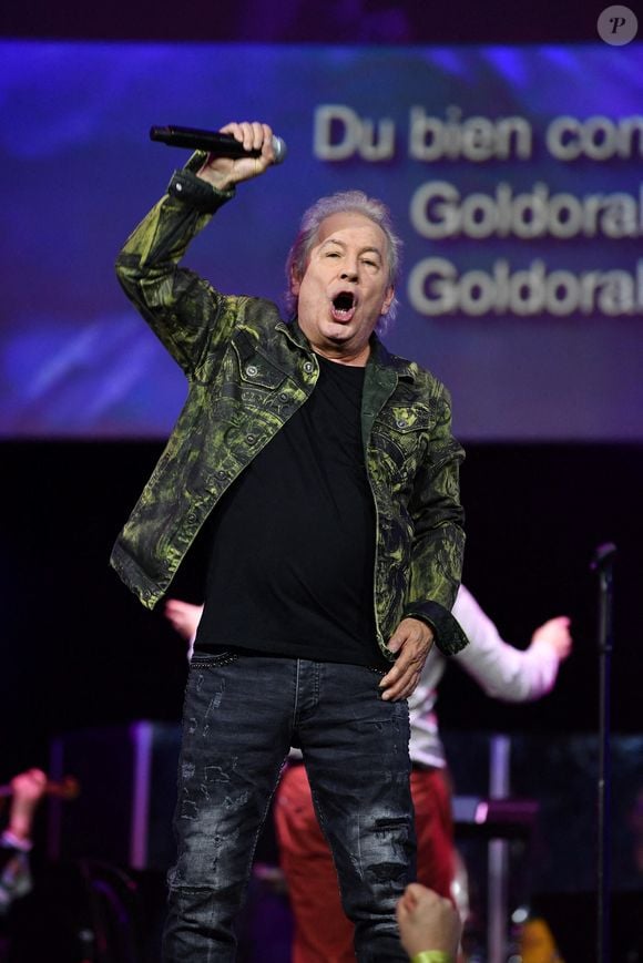 Bernard Minet se produit pendant Goldorak Xperienz Retronight au Grand Rex à Paris, France, le 18 avril 2024. Photo par Christophe Meng/ABACAPRESS.COM