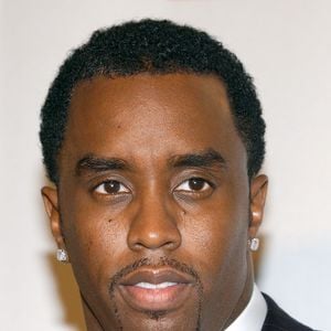 Vendredi 6 juin 2025, une ancienne petite amie du rappeur, a affirmé avoir été contrainte d’avoir des relations sexuelles "dégoûtantes" avec des escortes masculins pendant que P.Diddy regardait.

"Sean ""P. Diddy"" Combs arrive à la soirée des 100 personnes les plus influentes organisée par Time Magazine au Time Warner Center à New York, le lundi 8 mai 2006. Photo by Nicolas Khayat/ABACAPRESS.COM"