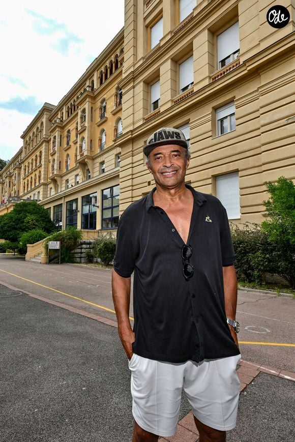 Yannick Noah, l'ancien champion de tennis français et chanteur, est mis à l'honneur à Nice dans le club de Tennis où il a fait son sport étude, le Nice LTC qui va baptiser son court central de son nom en présence de ses copains de classe, le 11 juillet 2026.
© Bruno Bebert/Bestimage