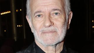 Francis Huster heureux de vivre à Paris : sa fille Elisa, dont la mère est Cristiana Reali, vit très très proche de lui