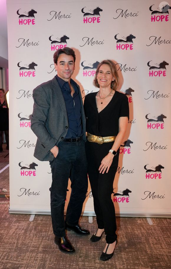 Julian Bugier, Claire Fournier lors de la soirée annuelle de gala de l'association Hope au pavillon Gabriel à Paris le 14 octobre 2025.
© Anne-Sophie Guebey / Bestimage