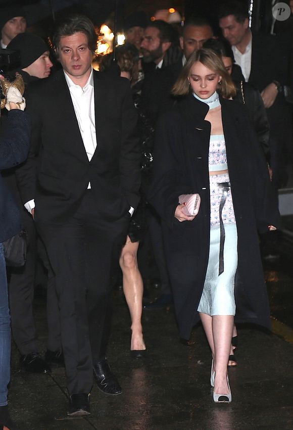 Vanessa Paradis, sa fille Lily-Rose Depp, et son compagnon Benjamin Biolay arrivent à la présentation de la collection Chanel Paris-Salzburg 2014/2015 en l'honneur des Métiers d'Art à New York, le 31 mars 2015.©Bestimage
