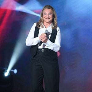 Exclusif - Sheila lors de l'enregistrement de l'émission Vivement dimanche au studio Rive Gauche, le 21 mars 2025.

© Guillaume Gaffiot / Bestimage