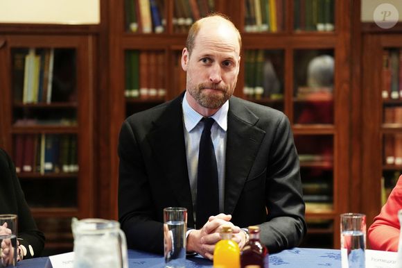 Le prince William lors de sa visite à Aberdeen pour marquer le lancement officiel d'Invisible Cities Aberdeen, qui a été soutenu par le Homewards Fund pour présenter ses visites à pied de la ville, ainsi que pour son déploiement dans les six sites de location Homewards. © Alpha Agency / Bestimage