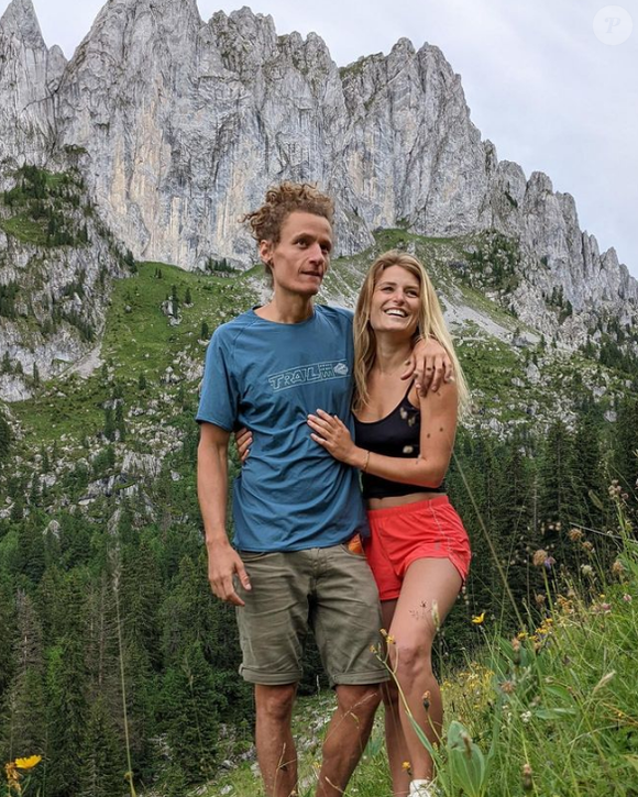 Il s'agit de Louana et Bastien, révélés dans "Koh-Lanta, Le Totem maudit" en 2022.

Louana et Bastien (Koh-Lanta) sont en couple - Instagram