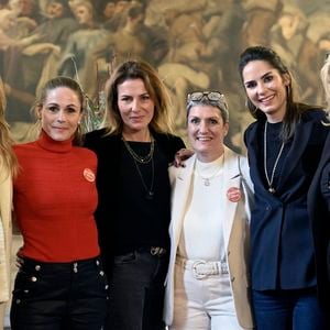 L'un des figures d'"Affaire conclue" se livre.

L'émission Affaire conclue revient à l'Hôtel de Ville de Bruxelles pour une nouvelle édition d'Affaire for Life, au profit de la campagne de solidarité Viva for Life de la RTBF en présence d'Aurore Morisse, Caroline Margeridon, Christine Metais, Diane Chatelet, Nathalie Cassinis et Marie du Sordet à Bruxelles, Belgique. © Didier Lebrun/Photonews/Bestimage