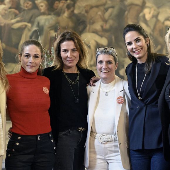 L'un des figures d'"Affaire conclue" se livre.

L'émission Affaire conclue revient à l'Hôtel de Ville de Bruxelles pour une nouvelle édition d'Affaire for Life, au profit de la campagne de solidarité Viva for Life de la RTBF en présence d'Aurore Morisse, Caroline Margeridon, Christine Metais, Diane Chatelet, Nathalie Cassinis et Marie du Sordet à Bruxelles, Belgique. © Didier Lebrun/Photonews/Bestimage