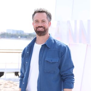 Emmanuel Moire - Photocall de "Demain nous appartient" lors du 7ème festival international Canneséries à Cannes, le 6 avril 2024. 
© Denis Guignebourg / Bestimage