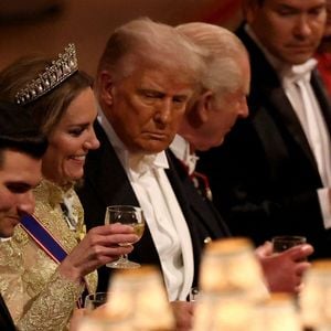 Donald J. Trump et le roi Charles III d'Angleterre lors du banquet d'Etat au château de Windsor en l'honneur de la visite officielle de président Donald Trump et de la Première dame Melania au Royaume-Uni. © PA Photo/ Bestimage
