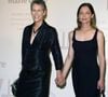 Elles avaient joué, en 1983, dans le film "Un fauteuil pour deux".

Jamie Lee Curtis et sa soeur Kelly Lee Curtis, le 2 juin 2003, lors d'une cérémonie de remise de prix, en Californie.

Photo par Fame Pictures / Bestimage