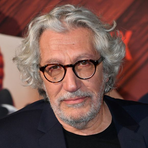 Alain Chabat au photocall de la série Netflix "Astérix et Obélix : le combat des chefs" au Cirque d'Hiver Bouglione à Paris le 29 avril 2025.

© Veeren/Bestimage