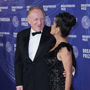 Salma Hayek-Pinault et son mari François-Henri Pinault - Photocall de la 12éme cérémonie de remise des prix Breakthrough à Los Angeles le 18 février 2026.