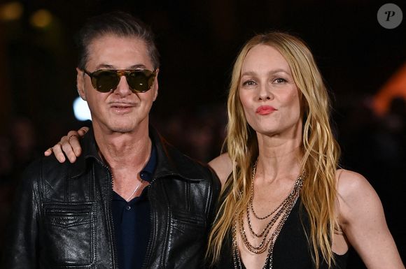 Etienne Daho et Vanessa Paradis assistent au défilé Chanel Womenswear printemps/été 2026 dans le cadre de la Fashion Week de Paris le 06 octobre 2025 à Paris, France. Photo par Franck Castel/ABACAPRESS.COM