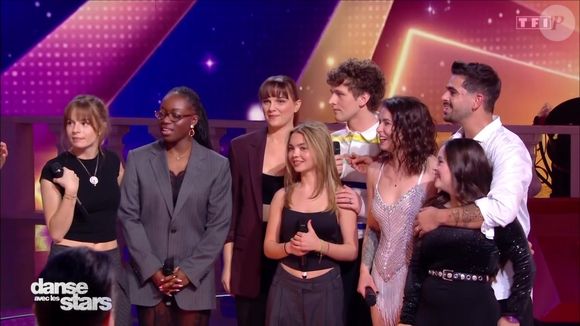 Lors du premier prime, elle a été surprise par d'ex-candidats de la Star Academy

Lucie Bernardoni et d'ex-figures de la Star Academy sur le plateau de Danse avec les stars le 30 janvier 2026. Capture d'écran/TF1