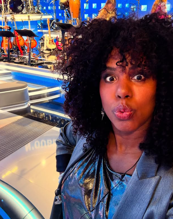 Mais une membre du groupe fait bénéficier de ses talents un autre programme... Nathalie (N'oubliez pas les paroles) sur Instagram