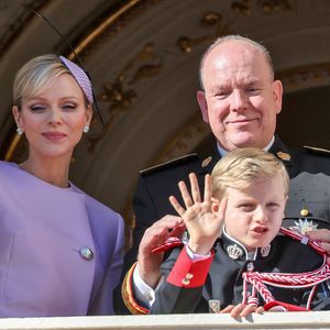Le prince Albert II et la princesse Charlene de Monaco, et leurs enfants le prince Jacques et la princesse Gabriella - La famille princière de Monaco au balcon du palais, à l'occasion de la Fête Nationale de Monaco, le 19 novembre 2024. © Jacovides-Bebert/Bestimage