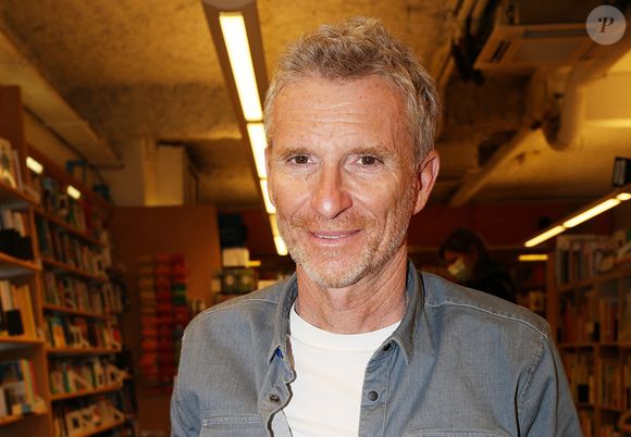 Exclusif - Denis Brogniart en dédicace de son premier roman "Un soldat exemplaire" à la librairie Lamartine à Paris. Le 6 mars 2021
Panoramic / Bestimage