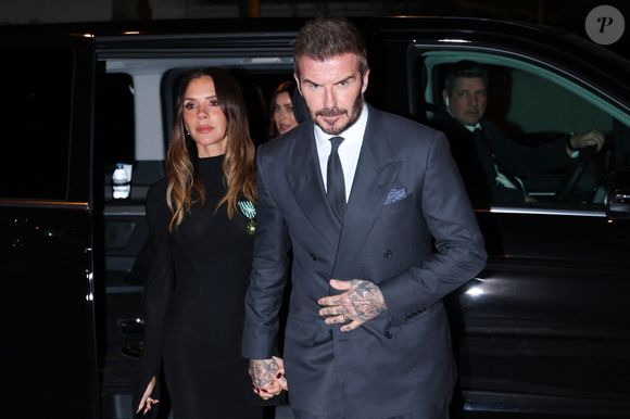 Paris, FRANCE David Beckham et Victoria Beckham ont été vus rentrant à leur hôtel à Paris, radieux ensemble après que Victoria ait été élevée au rang de Chevalier de l'Ordre des Arts et des Lettres, célébrant sa contribution à la mode et à la culture. 26/01/2026


Backgrid USA / Bestimage