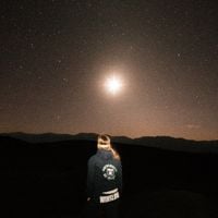 Contempler les étoiles, un rituel simple pour se sentir mieux
