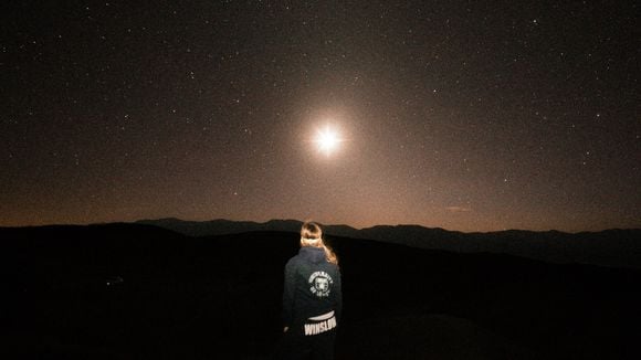 Contempler les étoiles, un rituel simple pour se sentir mieux