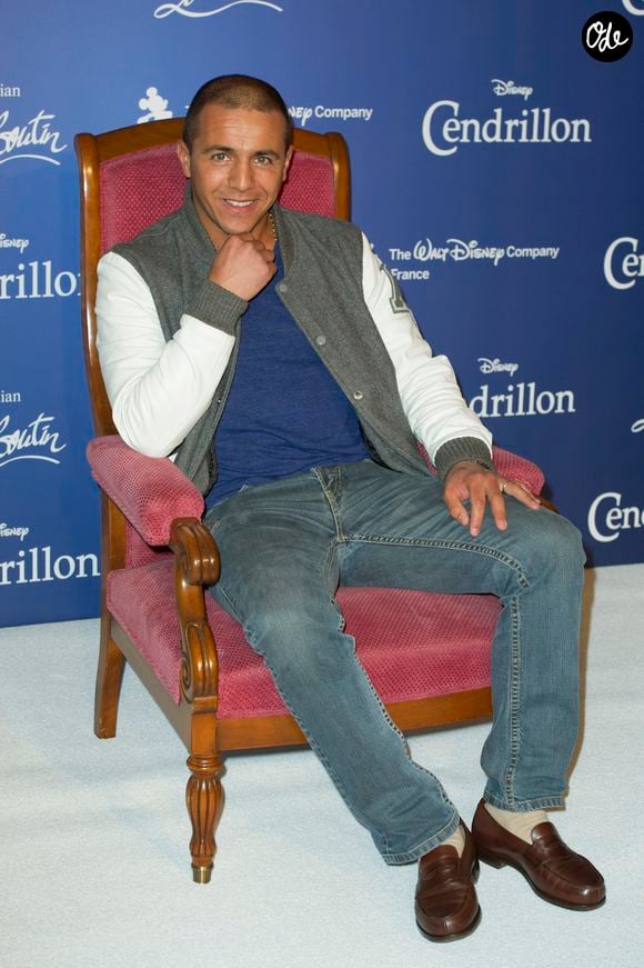 Alors qu'ils participent à la tournée 2026 du spectacle I Gotta Feeling, Faudel a retrouvé sous les projecteurs celle qui a partagé quelques mois de sa vie à une époque où tous deux connaissaient une immense popularité.

Faudel lors de la soirée « Cendrillon » (à l'occasion de la sortie en DVD et Blu-ray haute définition) au Grand Rex, à Paris, le 25 septembre 2012 AGENCE / BESTIMAGE