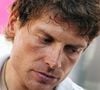 Selon plusieurs médias belges, il souffrirait d’une fracture de la clavicule ainsi que de plusieurs contusions et éraflures.
Le cycliste allemand Jan Ullrich réagit lors d'une conférence de presse devant l'hôtel de son équipe à Blaesheim près de Strasbourg, France, le 30 juin 2006. Ullrich a été suspendu par son équipe pour le prochain Tour de France. Photo by Bernd Weissbord/DPA/Cameleon/ABACAPRESS.COM