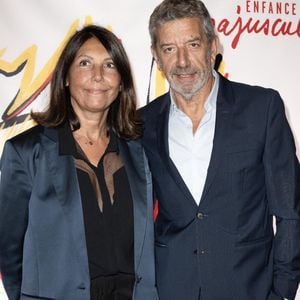 Michel Cymes et son épouse Nathalie Cymes assistent au Gala de l’Enfance Majuscule à la salle Gaveau, le 7 octobre 2024 à Paris, en France.  Photo de David Niviere/ABACAPRESS.COM