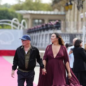 Karla Sofia Gascon et Jacques Audiard sur le tapis rouge d'Emilia Perez lors du 72e Festival international du film de Saint-Sébastien. 20 septembre 2024. (Lalo Yasky / Bestimage).