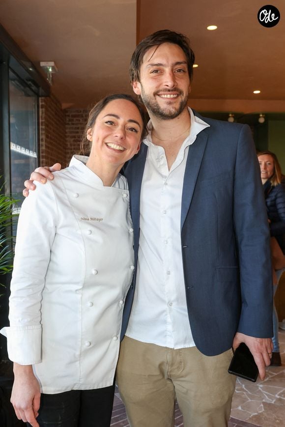 Nina Métayer et son mari Mathieu Salomé - La meilleure pâtissière du monde Nina Métayer lors de l’inauguration de sa boulangerie-patisserie "Fournil par Nina" à La Rochelle, France, le 16 novembre 2024.  © Jean-Marc Lhomer/Bestimage