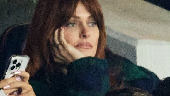 Caroline Receveur en reconstruction et lucide sur ce qui lui est arrivé : "passer quinze ans de ta vie comme ça..."