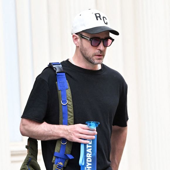 Exclusif - Justin Timberlake fait profil bas alors qu'il est photographié pour la première fois depuis qu'il a plaidé coupable à une accusation de conduite en état d'ivresse, le 16 septembre 2024 à New York City, NY, USA.  Photo by Elder Ordonez/INSTARimages/ABACAPRESS.COM