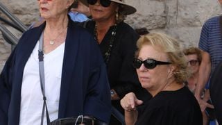 Philippe Bouvard : Sa femme Colette épaulée par leurs deux filles, Dominique et Nathalie, pour le tout dernier voyage