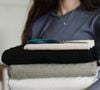 Mais avant de jeter vos vêtements usés, pensez à l'upcycling pour leur donner un second souffle.