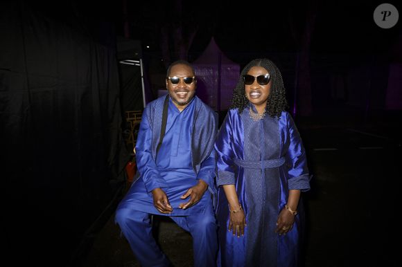 Un grand nom de la musique s'en est allé

Exclusif - Amadou et Mariam - Backstage lors de l'enregistrement de l'émission "La fête de la Musique" à Reims le 21 juin et diffusée le 22 juin à 21h10 sur France 2 et sur France.tv. 
© Jack Tribeca / Jeremy Melloul / Bestimage