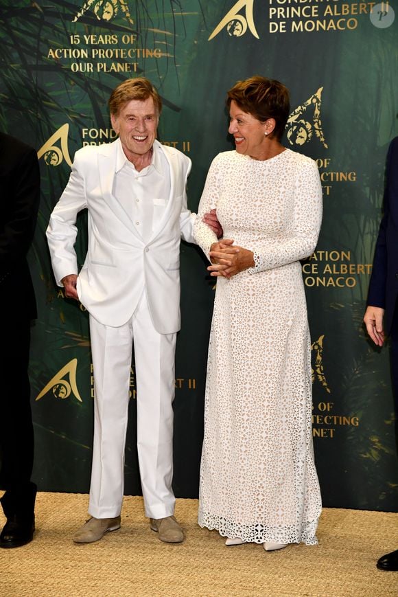 Robert Redford et sa femme Sibylle Szaggars durant la cérémonie de Remise des Prix de la Fondation Prince Albert II de Monaco, au Grimaldi Forum, à Monaco, le 29 octobre 2021. © Bruno Bebert/Bestimage