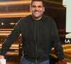 Le journaliste de 46 ans partage depuis ce mois d’août plusieurs photos et vidéos de ses vacances aux États-Unis sur son compte Instagram.

Exclusif  - Matthieu Lartot - Backstage - Enregistrement de l'émission "100% logique" présentée par C. Feraud et qui sera diffusée le le 5 avril 2025 au Studio du Lendit à Saint-Denis, France, le 20 décembre 2024. © Christophe Clovis / Bestimage
