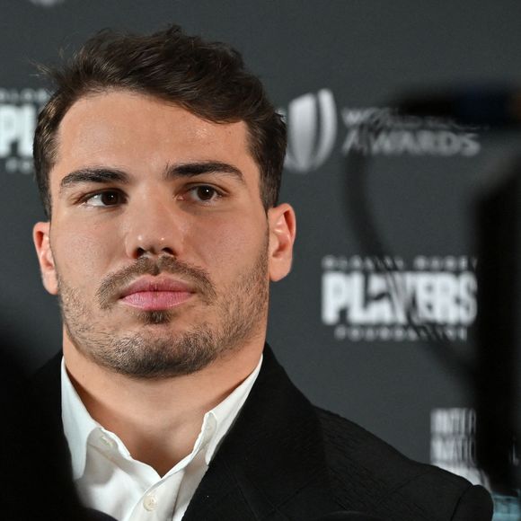 Antoine Dupont durant la cérémonie des World Rugby Awards 2024 à la salle des Etoiles à Monaco, le 24 novembre 2024. © Bruno Bebert/Bestimage