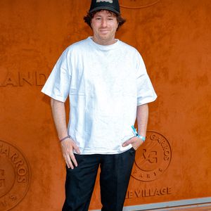 Cependant, la justice peut malgré tout ouvrir une enquête sur des faits prescrits afin de pouvoir trouver d’éventuelles autres victimes plus récentes. On pense notamment à Miss France 2006, Alexandra Rosenfeld.

Jean Imbert au village lors des Internationaux de France de tennis de Roland Garros 2023, à Paris, France, le 9 juin 2023. © Jacovides-Moreau/Bestimage