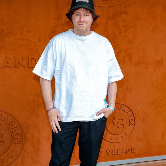 Cependant, la justice peut malgré tout ouvrir une enquête sur des faits prescrits afin de pouvoir trouver d’éventuelles autres victimes plus récentes. On pense notamment à Miss France 2006, Alexandra Rosenfeld.

Jean Imbert au village lors des Internationaux de France de tennis de Roland Garros 2023, à Paris, France, le 9 juin 2023. © Jacovides-Moreau/Bestimage