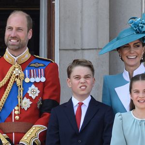 Le prince Louis, le prince William, le prince George, la princesse de Galles et la princesse Charlotte apparaissent sur le balcon du palais de Buckingham lors du défilé aérien de la parade d'anniversaire du roi, Trooping the Colour.  Londres, Royaume-Uni, le 14 juin 2025. Photo by Doug Peters/EMPICS/ABACAPRESS.COM