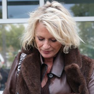 Exclusif - Sophie Davant - Arrivées lors de l'enregistrement de l'émission "Vivement Dimanche" (du 16 novembre) à Paris le 22 octobre 2025. © Bestimage